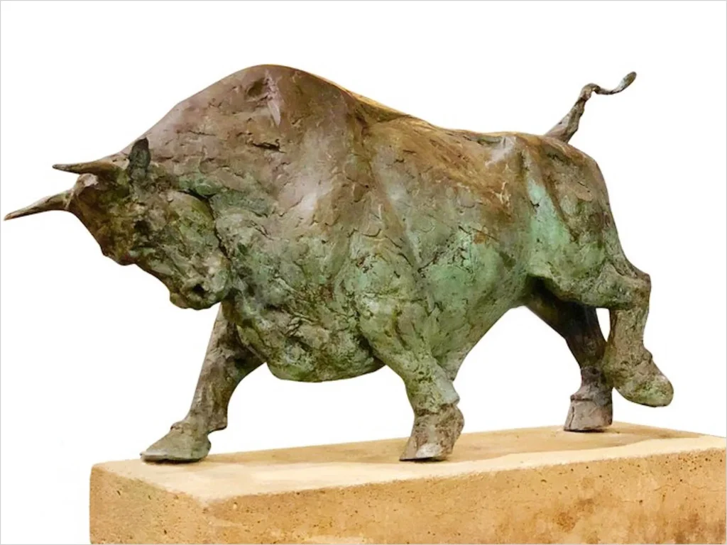 مجسمه‌ گاو سنگی